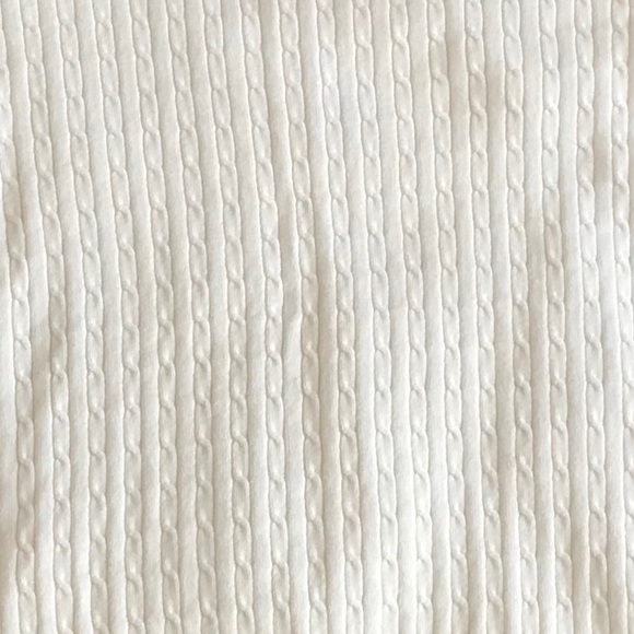 Cable knit button down sweater - Picture 5 of 7